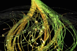 ŚWIATŁOWODY ŚWIECĄCE BOKIEM