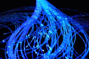 ŚWIATŁOWODY ŚWIECĄCE BOKIEM