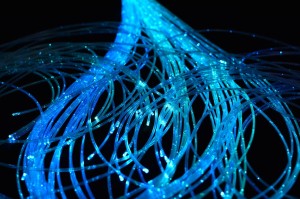 ŚWIATŁOWODY ŚWIECĄCE BOKIEM