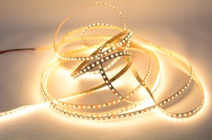 Taśma LED 2835 ciepła biała 12V 120LED/M 9,6W/M IP20