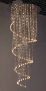 Żyrandol światłowodowy 44cm SPIRALA 100 punktów 1m. Widok z boku